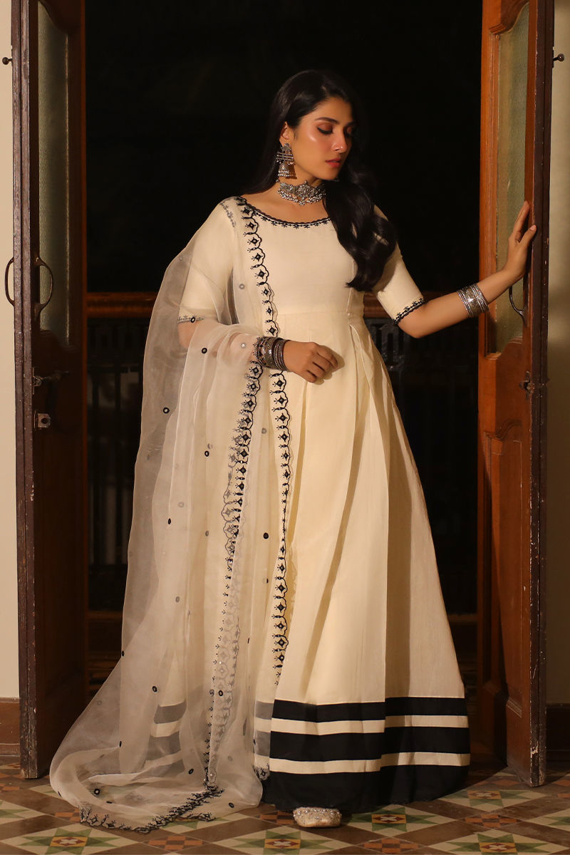 Picture of Ayeza Khan in Grace