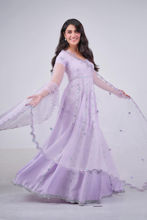 Picture of Ayeza Khan in Camille