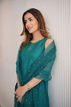Picture of Chandani Asfand in Ezra