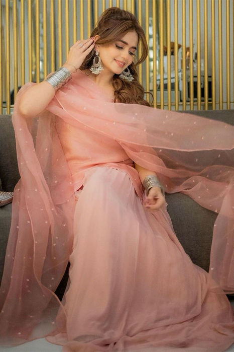 Picture of Sumbul Iqbal in Lara