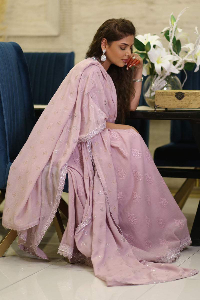 Picture of Hadiqa Kiyani in Isha