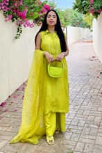 Picture of Amtul Baweja in Melon