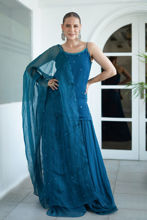 Picture of Nausheen in Lara