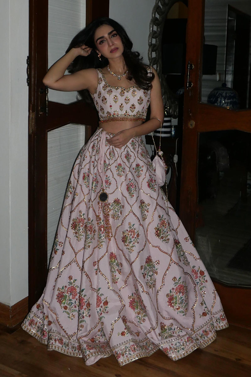 Picture of Hajra in Naina