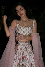 Picture of Hajra in Naina