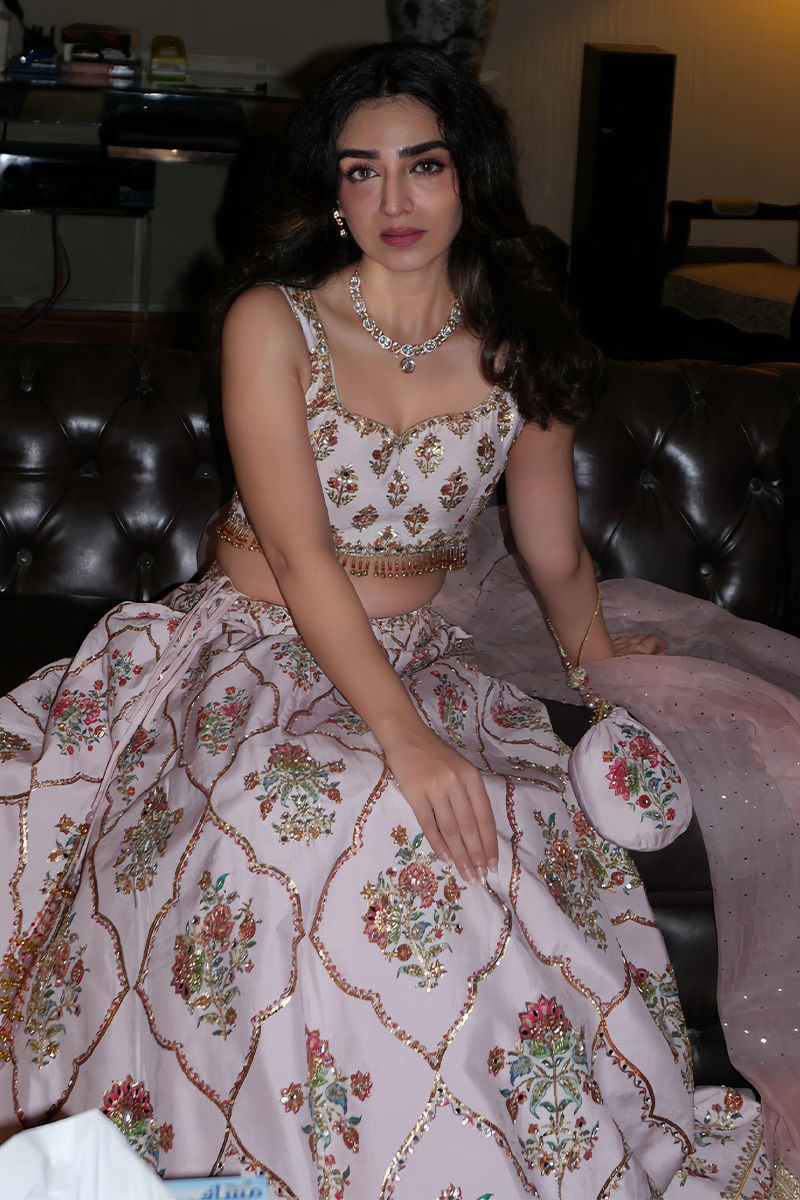 Picture of Hajra in Naina