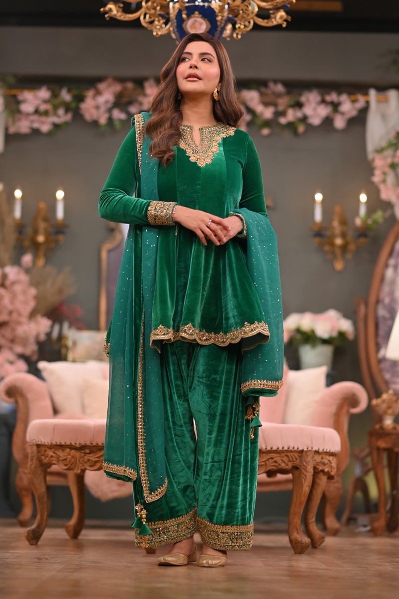 Picture of Nida Yasir in Misha