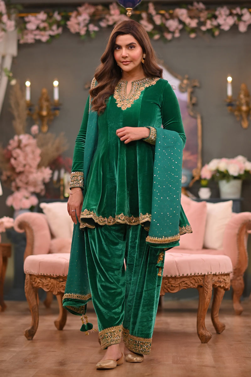 Picture of Nida Yasir in Misha