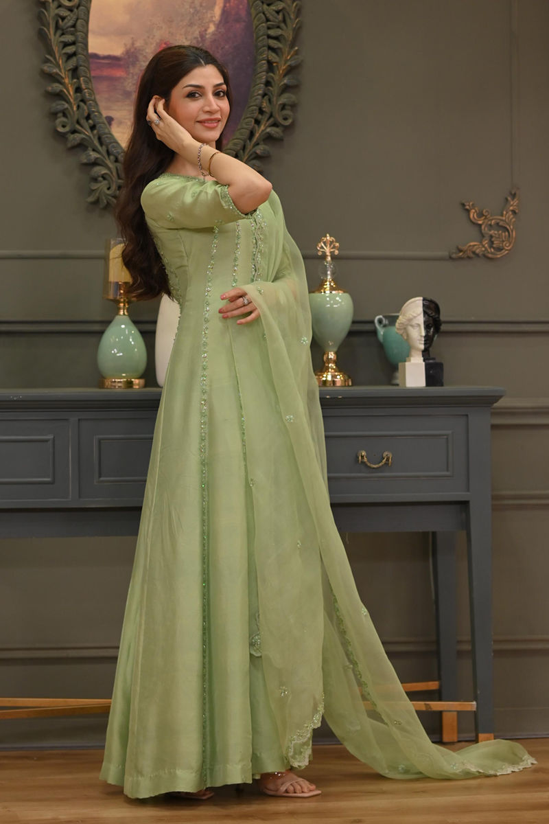 Picture of Zoya Nasir in Claire