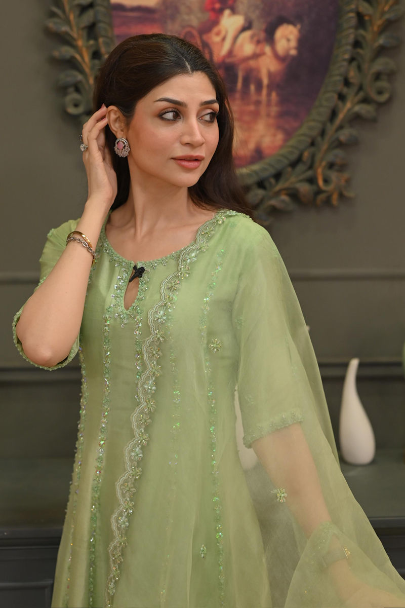 Picture of Zoya Nasir in Claire